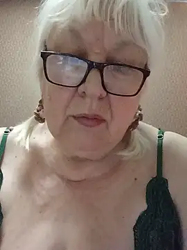 Snapshot of Alexia64231 chatting on June 11, 3:37 am Alexia64231 online show from June 11, 3:37 am