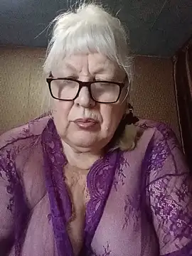 Snapshot of Alexia64231 chatting on June 12, 9:14 pm Alexia64231 online show from June 12, 9:14 pm