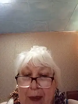 Snapshot of Alexia64231 chatting on June 22, 2:57 am Alexia64231 online show from June 22, 2:57 am