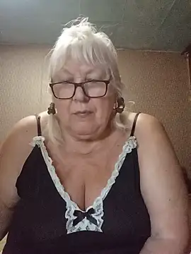 Snapshot of Alexia64231 chatting on July 7, 9:41 pm Alexia64231 online show from July 7, 9:41 pm