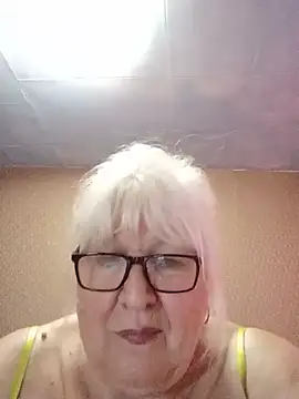 Snapshot of Alexia64231 chatting on July 15, 12:54 pm Alexia64231 online show from July 15, 12:54 pm