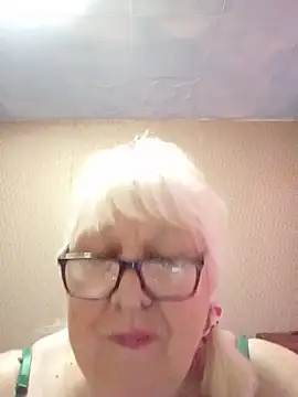 Snapshot of Alexia64231 chatting on July 17, 2:02 pm Alexia64231 online show from July 17, 2:02 pm