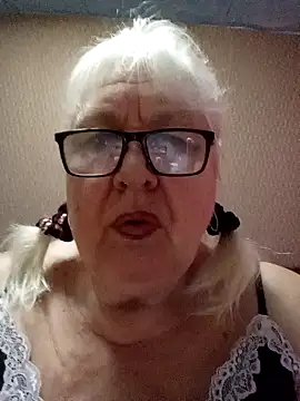 Snapshot of Alexia64231 chatting on July 19, 4:22 pm Alexia64231 online show from July 19, 4:22 pm