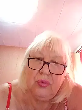Snapshot of Alexia64231 chatting on July 25, 4:32 am Alexia64231 online show from July 25, 4:32 am