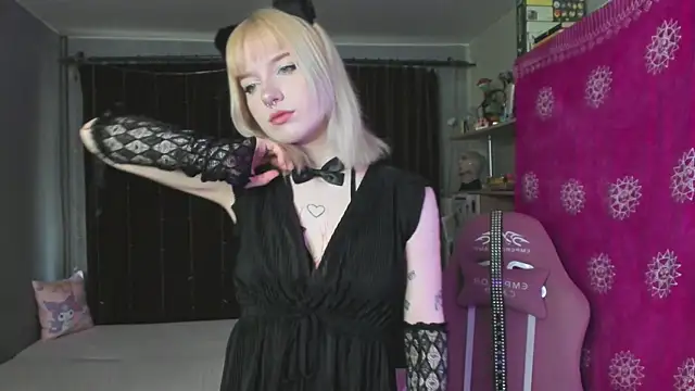 godlikegirlyy online show from September 20, 12:28 pm