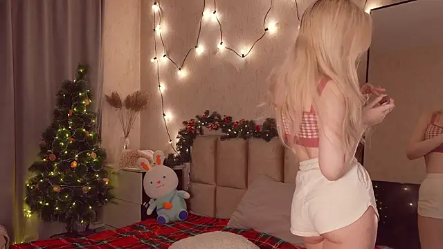 peachii meow online show from December 20, 2:24 pm