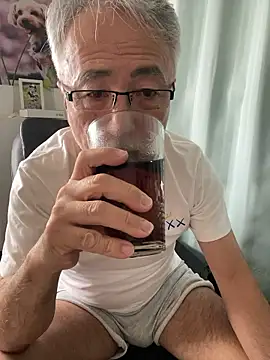 gholly2007 online show from April 23, 5:08 am