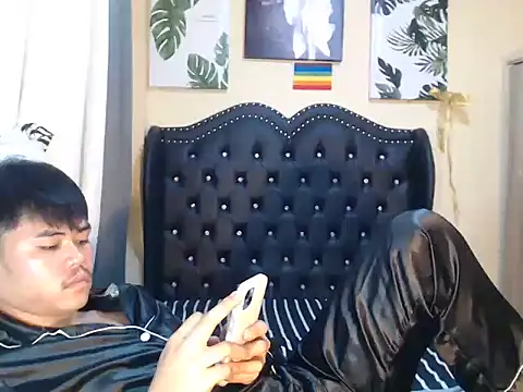 hot emman online show from March 27, 10:31 pm