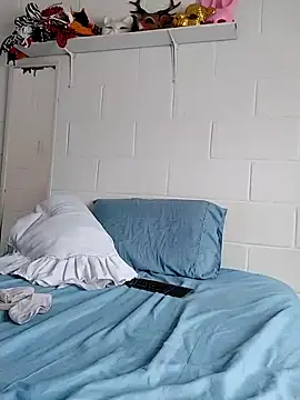 oxxy jean online show from March 5, 1:18 pm