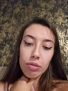 Virgin Pussy Horny online show from October 9, 6:06 pm