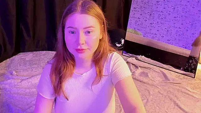 Snapshot of Lillie_Berry chatting on November 8, 4:34 am Lillie Berry online show from November 8, 4:34 am