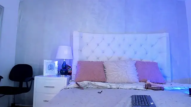 Yara Bliss  online show from December 2, 3:40 pm