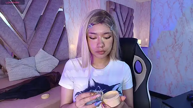 redd pandaa online show from April 11, 4:06 am