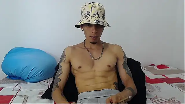 Snapshot of Daniel_laverde chatting on September 16, 7:15 pm Daniel laverde online show from September 16, 7:15 pm