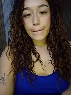 Snapshot of LilithAmber11 chatting on December 5, 1:25 am LilithAmber11 online show from December 5, 1:25 am