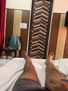 jucydick010887 online show from December 3, 4:31 am