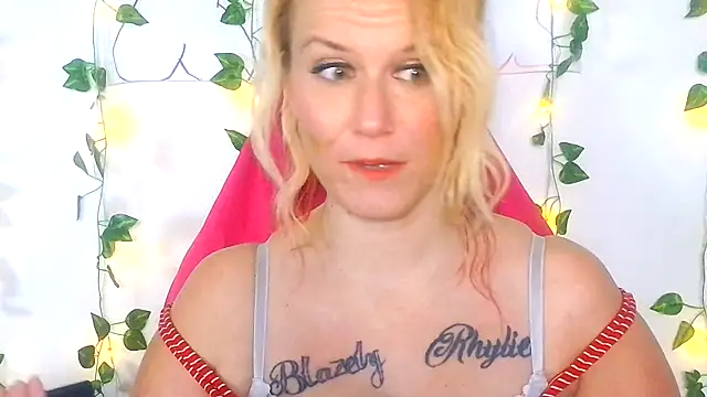 RhondaRump online show from May 7, 8:58 pm