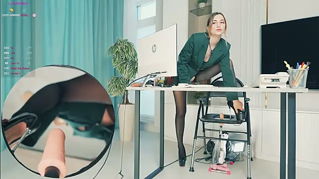 milahouston online show from December 5, 7:06 am