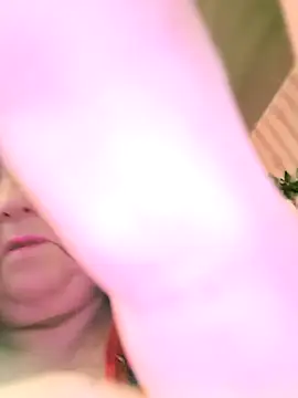 CrystalLime6411 online show from April 20, 2:53 pm