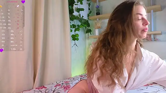 Snapshot of CarolSutton chatting on September 9, 1:05 am CarolSutton online show from September 9, 1:05 am