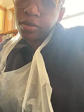 Ozimpho online show from May 22, 11:49 am