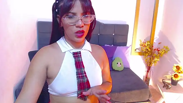 Snapshot of SamantaSweett_ chatting on November 18, 2:43 pm SamantaSweett online show from November 18, 2:43 pm