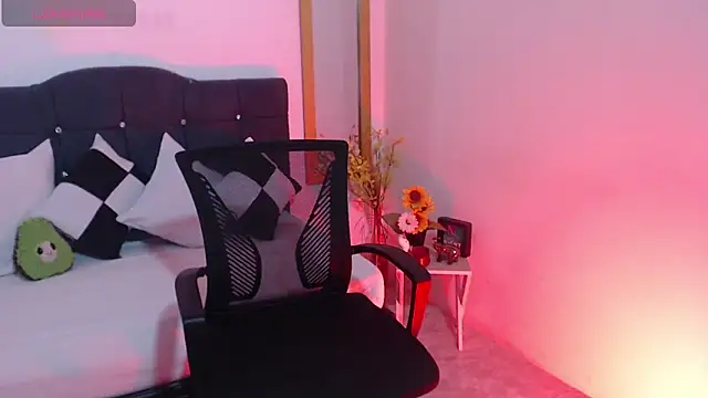 Snapshot of SamantaSweett_ chatting on November 29, 1:47 pm SamantaSweett online show from November 29, 1:47 pm