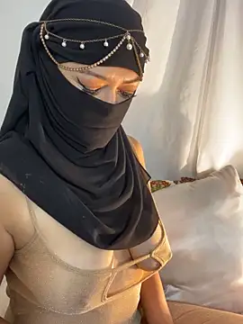 Amyraa  online show from October 5, 12:36 pm