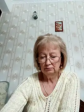 AlikaSwan5821 online show from October 9, 1:42 pm