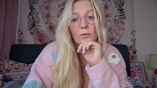 Daisyxoxo  online show from October 16, 8:26 am