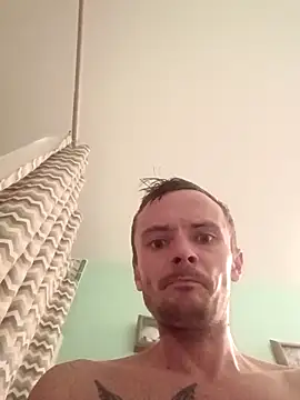 RichardW online show from April 25, 3:31 am