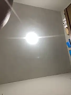 Snapshot of Nillsobluyy chatting on December 20, 5:20 pm Nillsobluyy online show from December 20, 5:20 pm