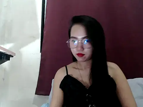 Snapshot of yourloving_maris chatting on March 28, 4:17 pm yourloving maris online show from March 28, 4:17 pm