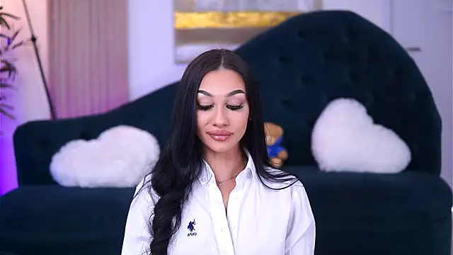 Snapshot of NinaSolenne chatting on November 13, 7:35 pm NinaSolenne online show from November 13, 7:35 pm