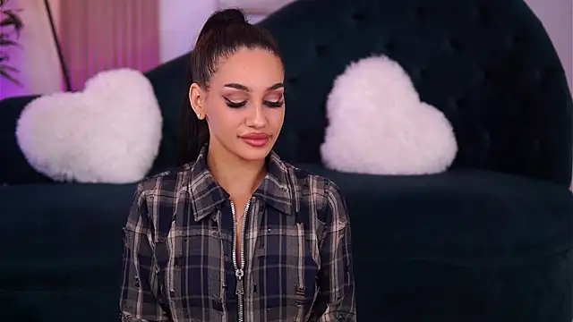 Snapshot of NinaSolenne chatting on November 22, 7:24 pm NinaSolenne online show from November 22, 7:24 pm