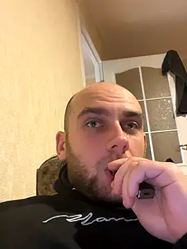 LuckyGirlfriends online show from October 29, 7:04 pm