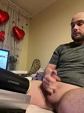 LuckyGirlfriends online show from April 27, 9:57 pm