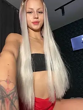 Snapshot of FavoriteKira chatting on October 8, 5:21 pm FavoriteKira online show from October 8, 5:21 pm