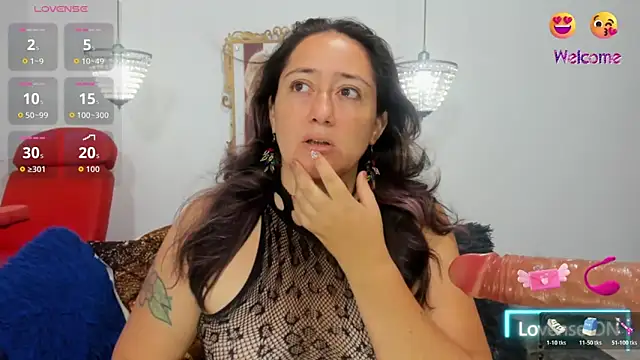 naughty milf esmeralda online show from April 22, 2:47 am