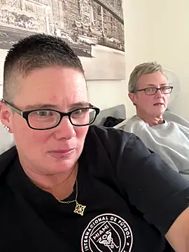 voluptuous-minx online show from December 14, 12:43 pm