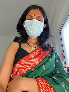 Shivani2002 online show from April 20, 8:50 am