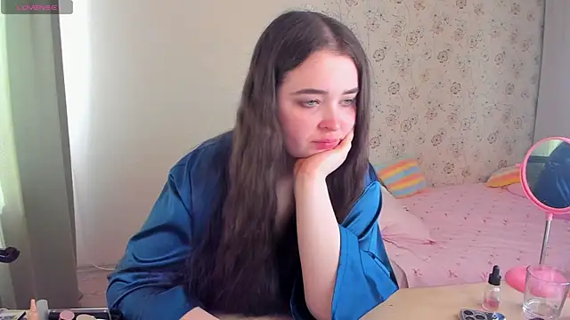 Alice next door online show from April 16, 11:00 am