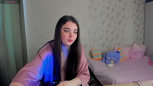 Snapshot of Alice_next_door chatting on April 23, 9:52 am Alice next door online show from April 23, 9:52 am