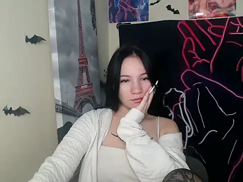 Em7MaA online show from December 3, 7:05 am