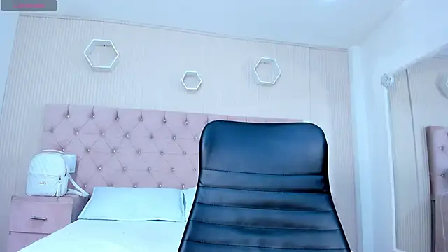 MadisonSky  online show from October 31, 11:44 am