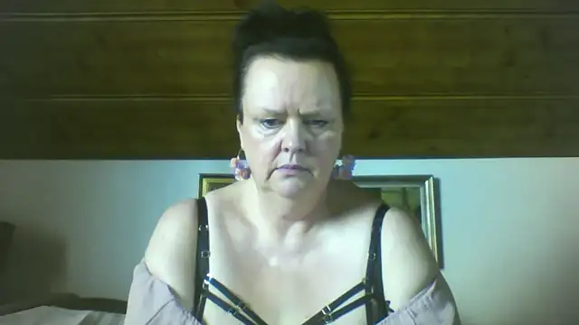 Snapshot of TiffanyMature chatting on September 9, 2:05 pm TiffanyMature online show from September 9, 2:05 pm