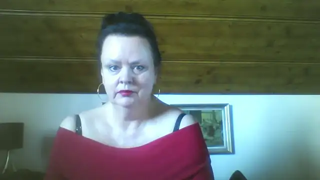 Snapshot of TiffanyMature chatting on September 23, 9:12 am TiffanyMature online show from September 23, 9:12 am