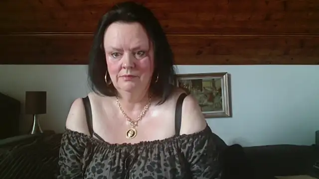 Snapshot of TiffanyMature chatting on September 30, 8:08 am TiffanyMature online show from September 30, 8:08 am