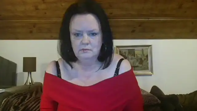 Snapshot of TiffanyMature chatting on October 3, 9:23 pm TiffanyMature online show from October 3, 9:23 pm