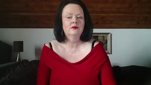 Snapshot of TiffanyMature chatting on October 9, 7:06 am TiffanyMature online show from October 9, 7:06 am